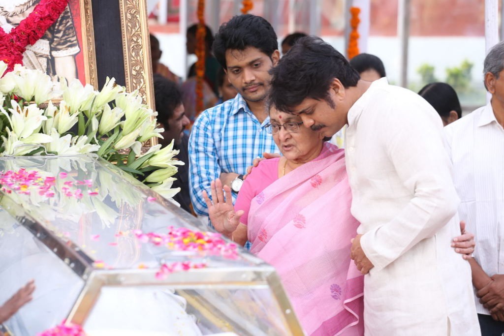 ANR Condolences Photos 09 - 231 / 440 photos