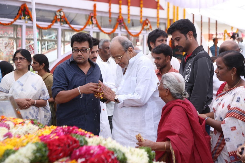 ANR Condolences Photos 09 - 258 / 440 photos