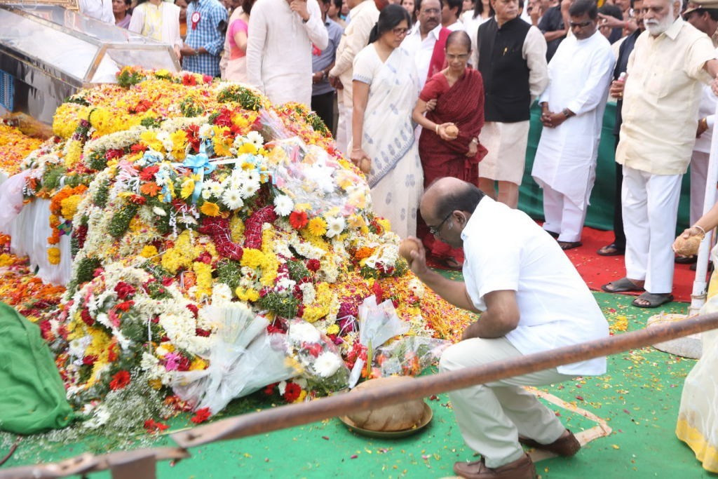 ANR Condolences Photos 09 - 264 / 440 photos