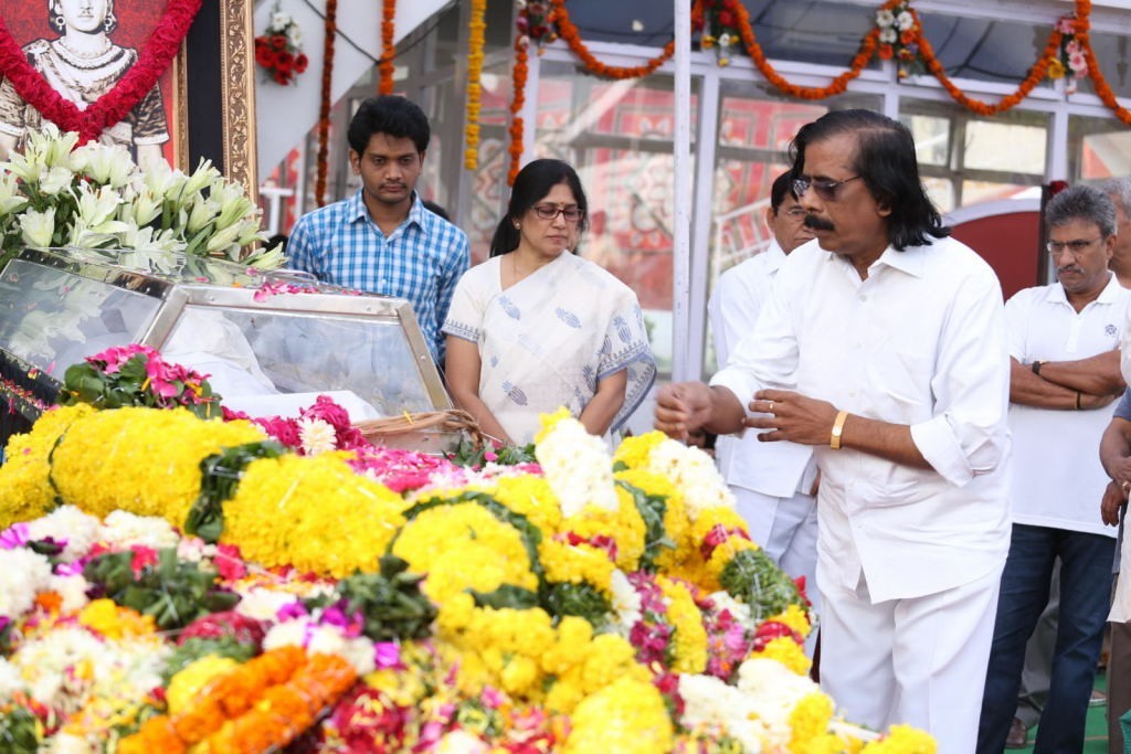 ANR Condolences Photos 09 - 333 / 440 photos