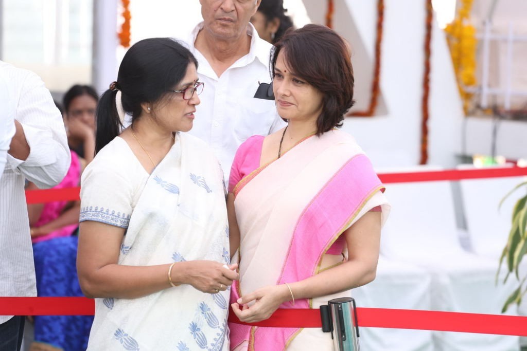 ANR Condolences Photos 09 - 355 / 440 photos