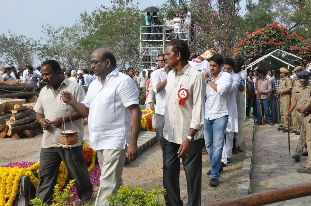 ANR Cremation Photos 02  - 144 / 192 photos