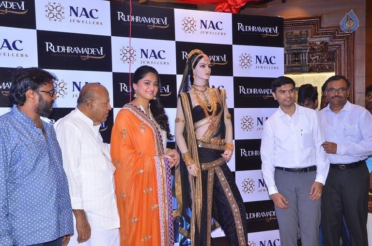 Anushka at NAC Rudhramadevi Jewellery Introduce - 26 / 42 photos