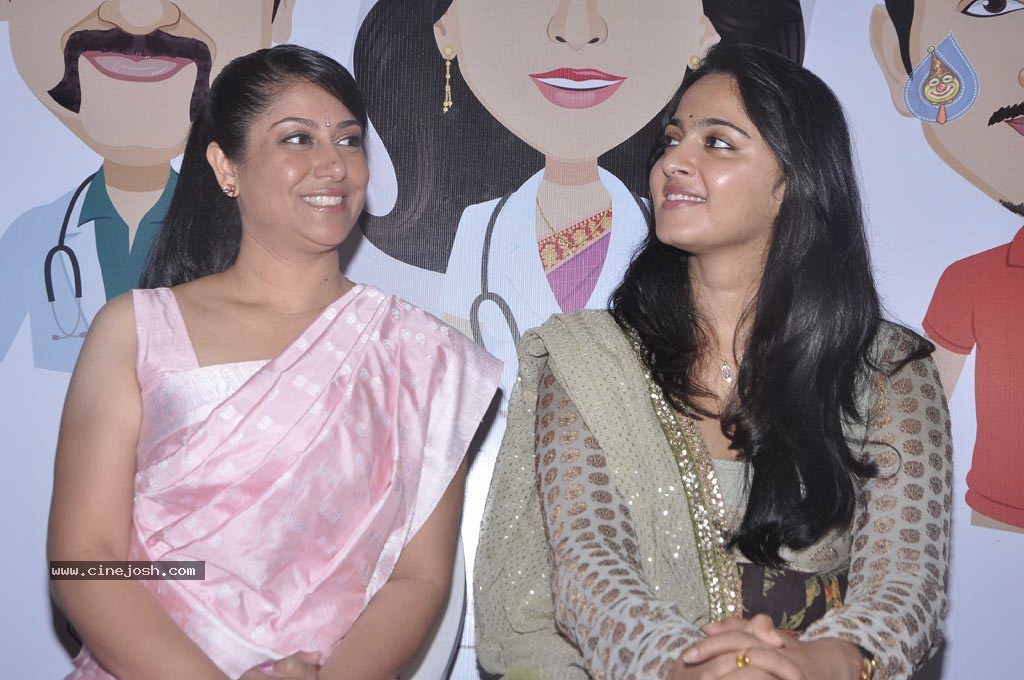 Anushka at TeachAIDS Press Meet - 37 / 52 photos