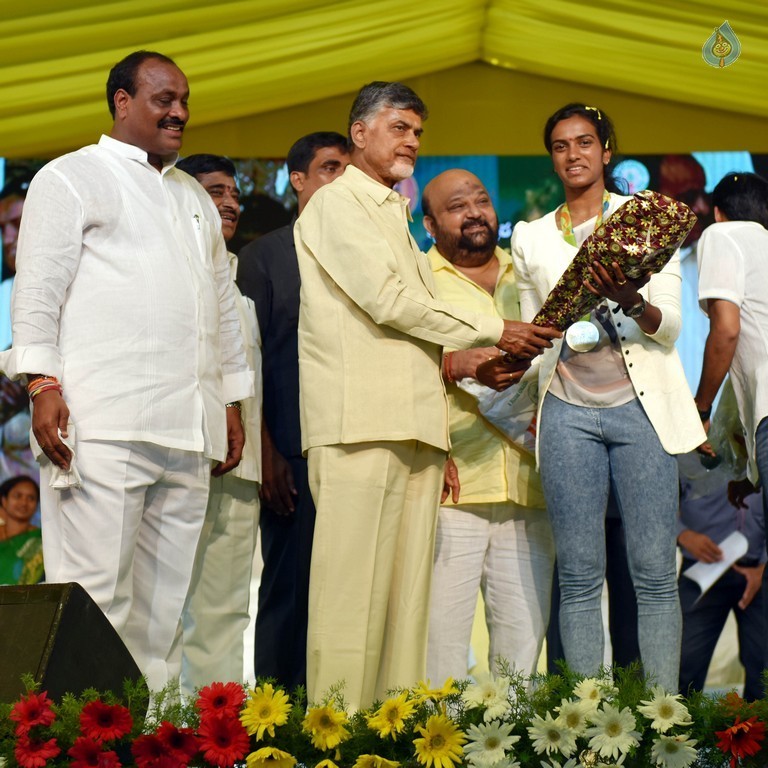 AP CM Felicitates PV Sindhu Photos - 16 / 17 photos