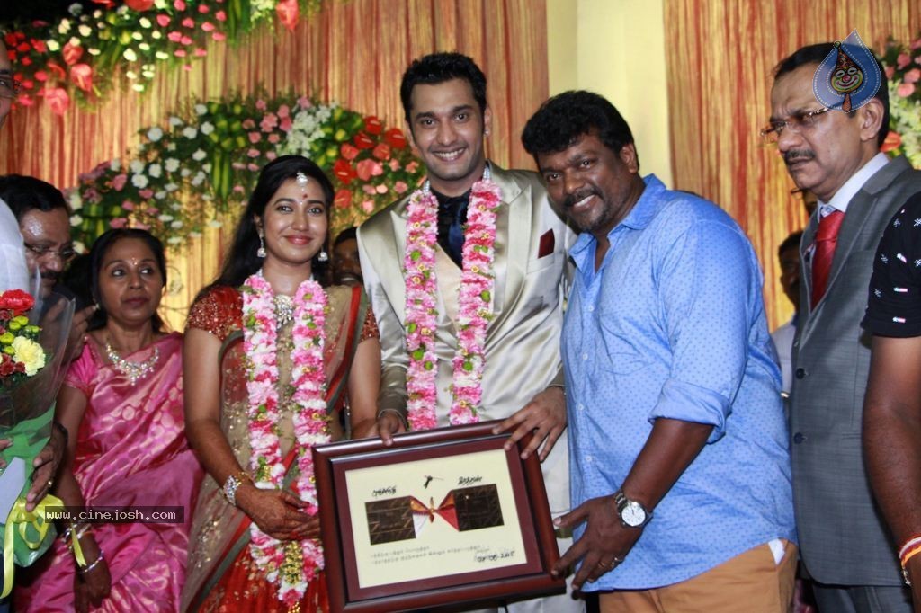 Arulnidhi - Keerthana Wedding Reception Stills - 22 / 46 photos
