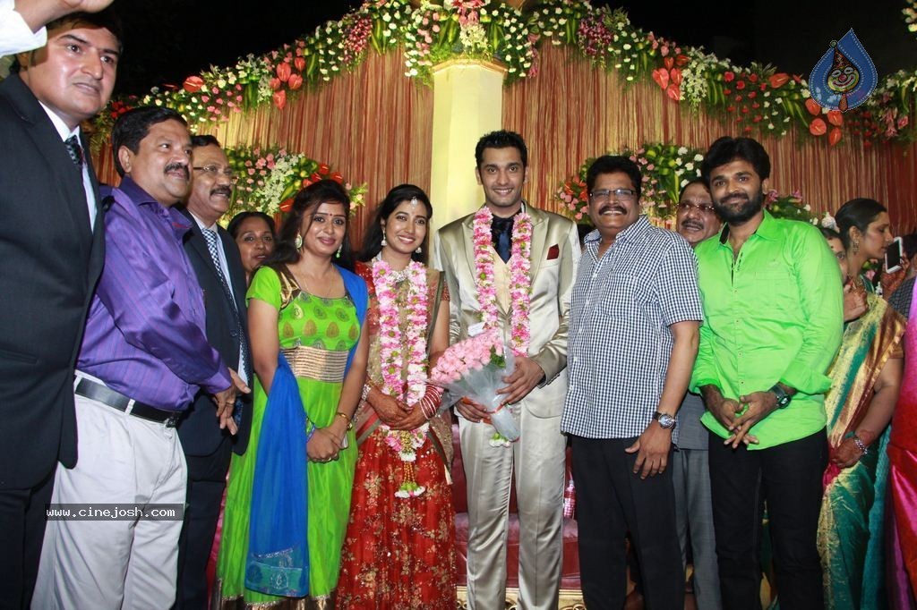 Arulnidhi - Keerthana Wedding Reception Stills - 31 / 46 photos