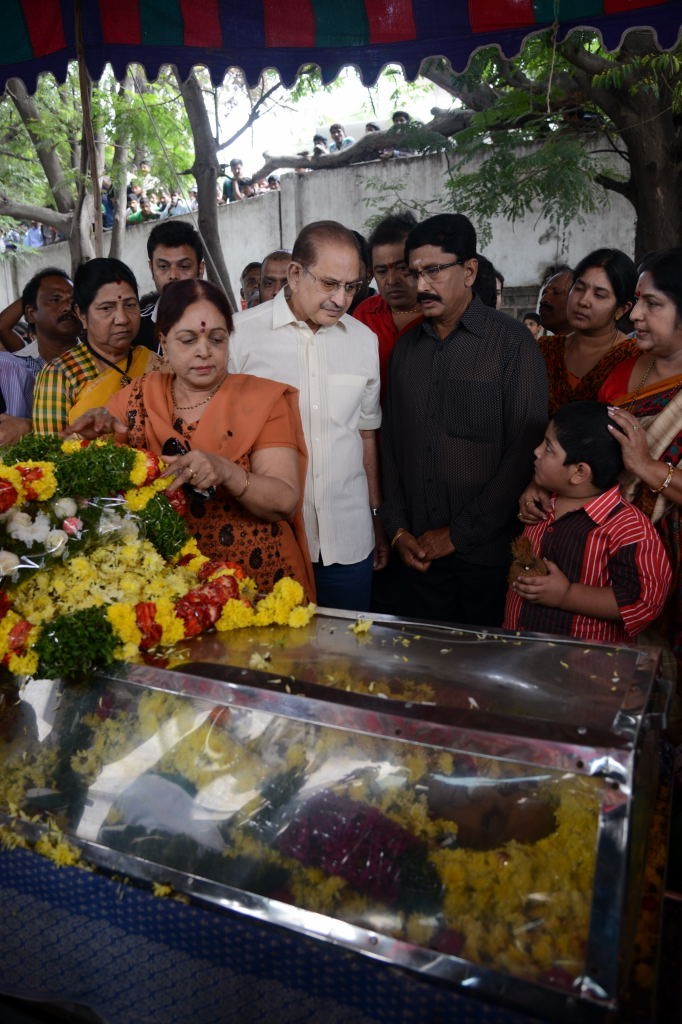 AVS Condolences Photos 01 - 52 / 214 photos