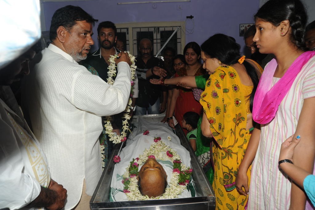 AVS Condolences Photos 01 - 105 / 214 photos