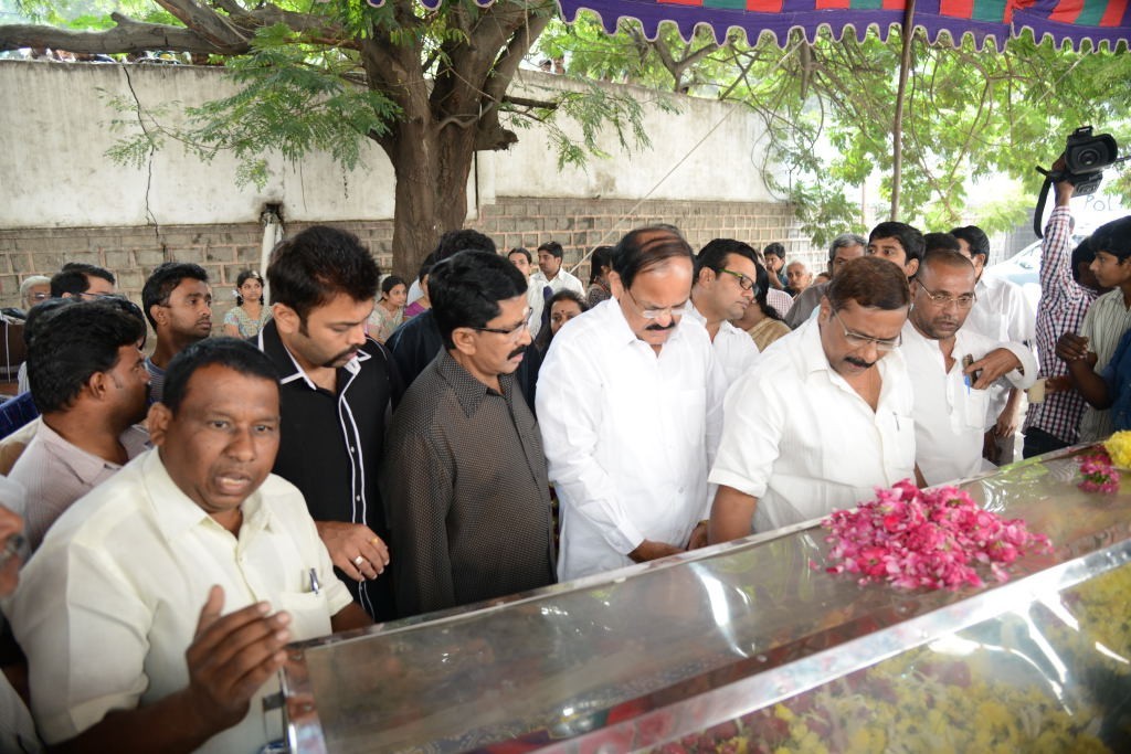 AVS Condolences Photos 02 - 4 / 214 photos