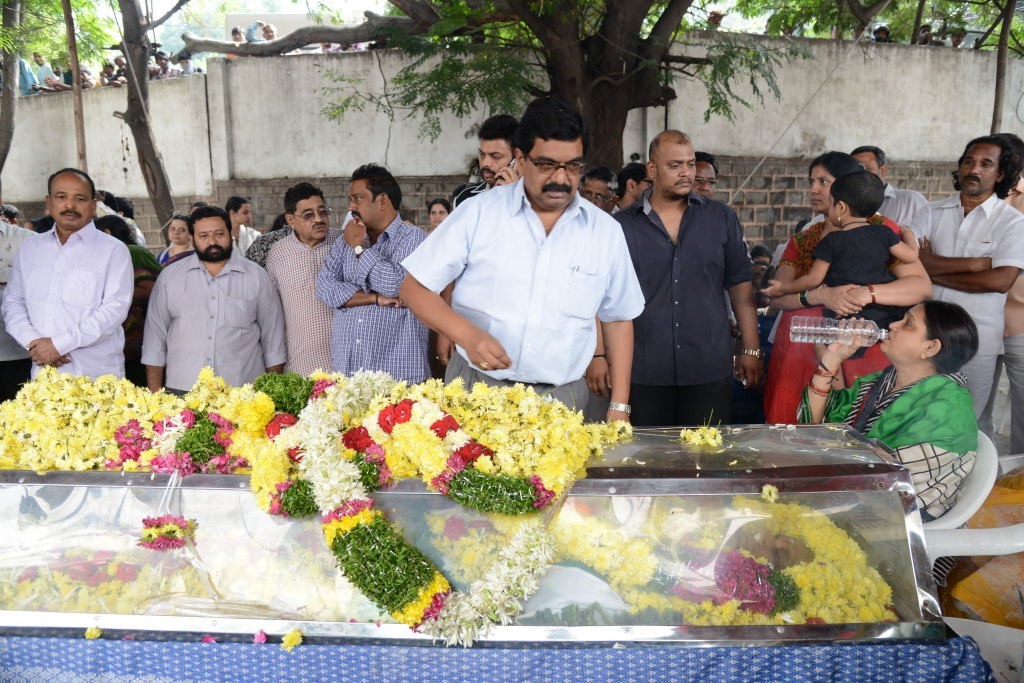 AVS Condolences Photos 02 - 102 / 214 photos