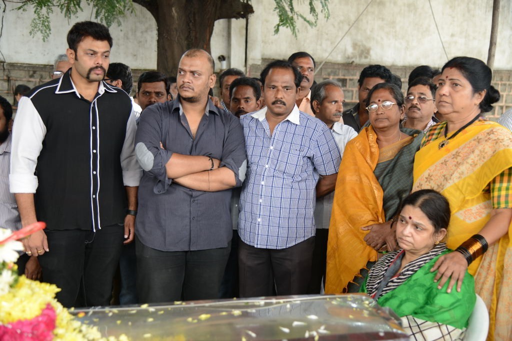 AVS Condolences Photos 02 - 105 / 214 photos