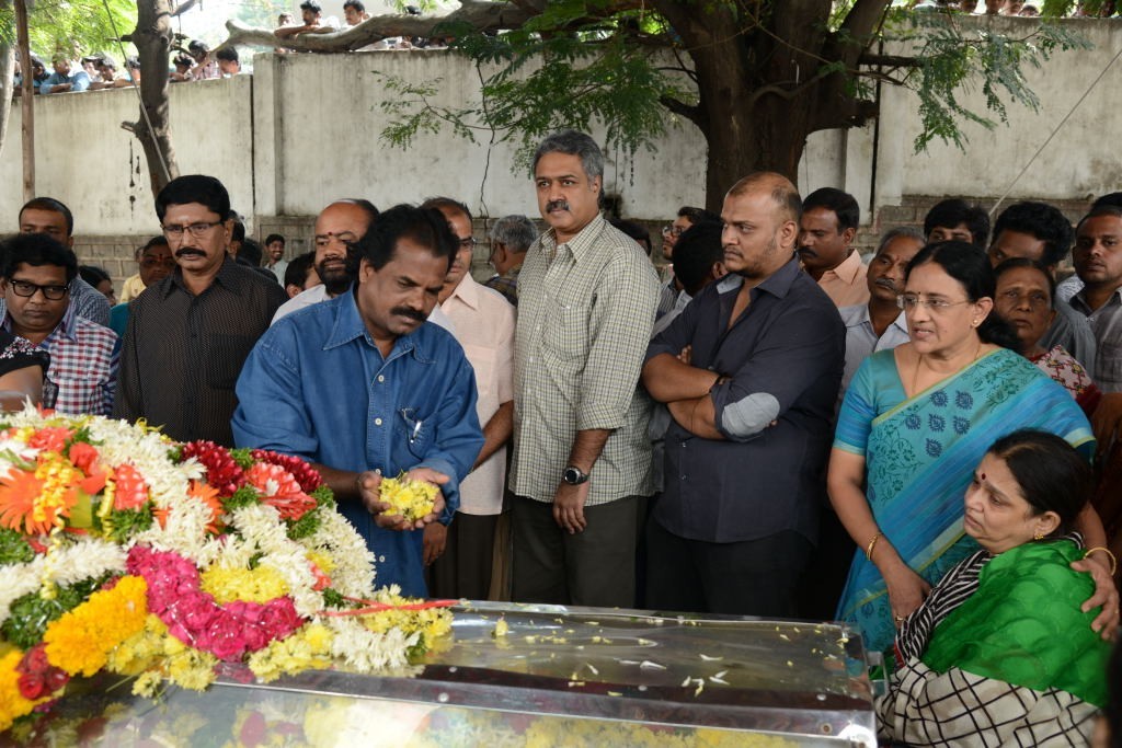 AVS Condolences Photos 02 - 118 / 214 photos