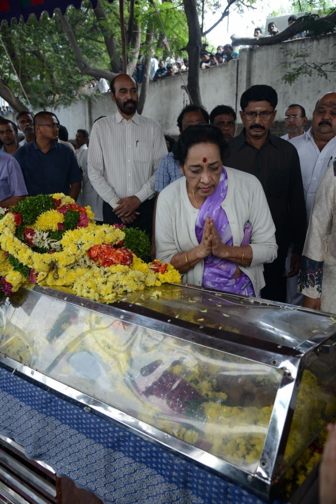 AVS Condolences Photos 02 - 136 / 214 photos