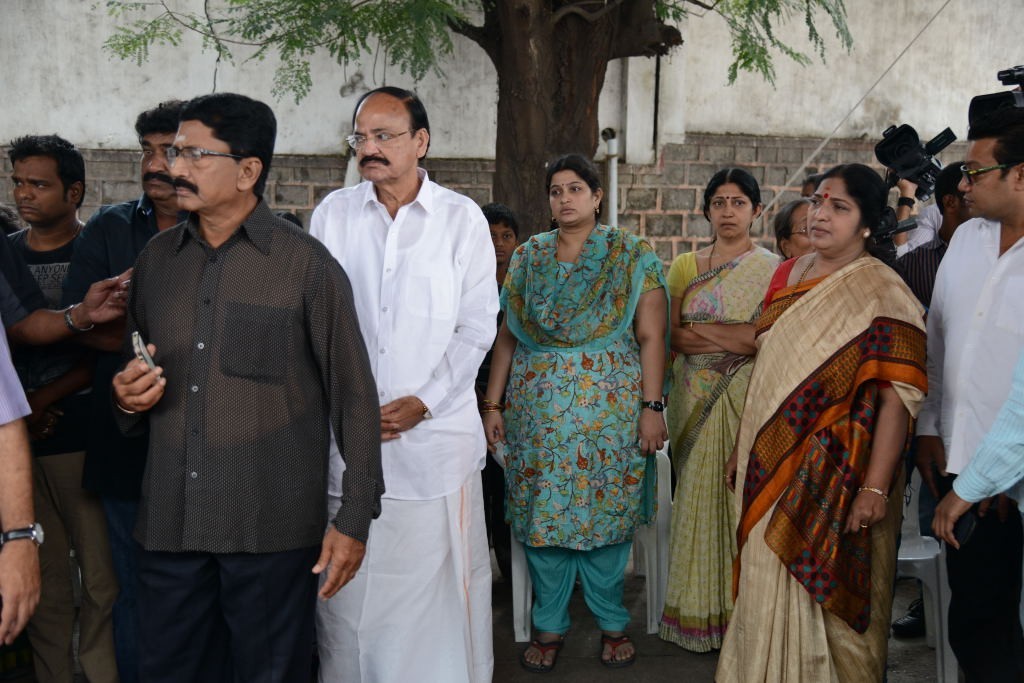 AVS Condolences Photos 02 - 172 / 214 photos