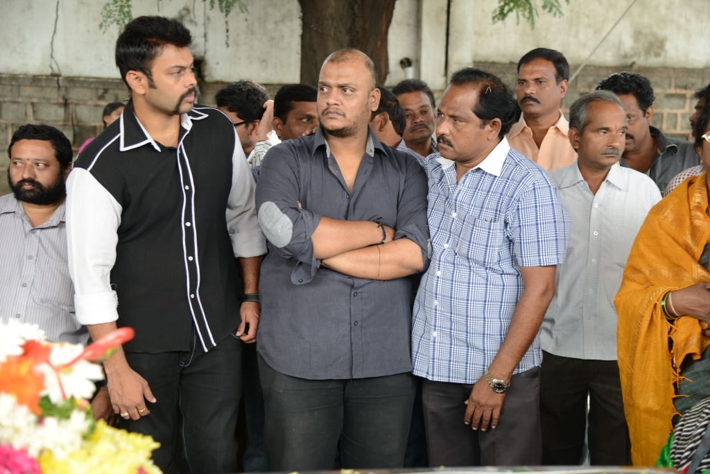 AVS Condolences Photos 02 - 181 / 214 photos