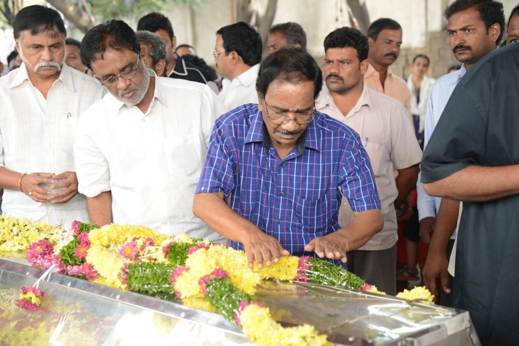 AVS Condolences Photos 02 - 183 / 214 photos