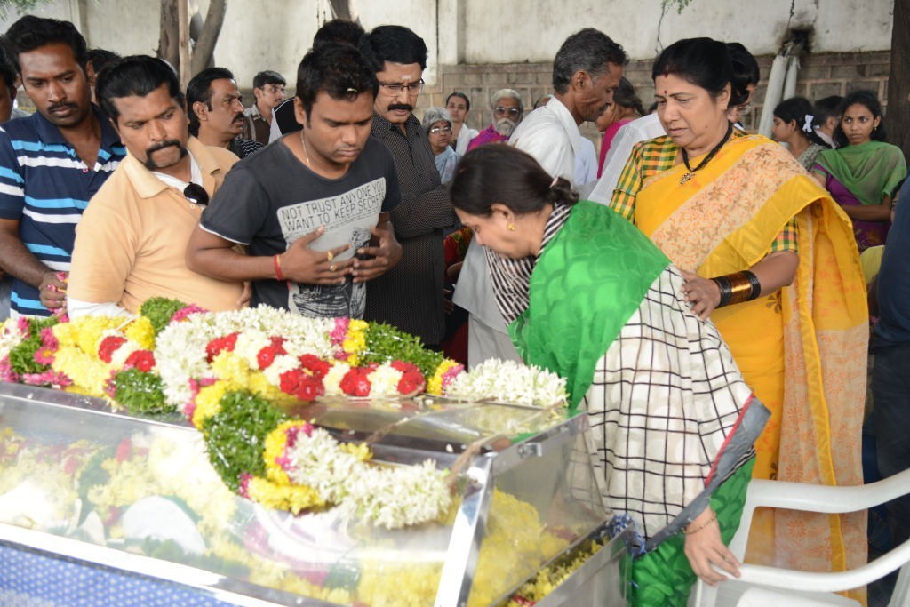 AVS Condolences Photos 02 - 185 / 214 photos