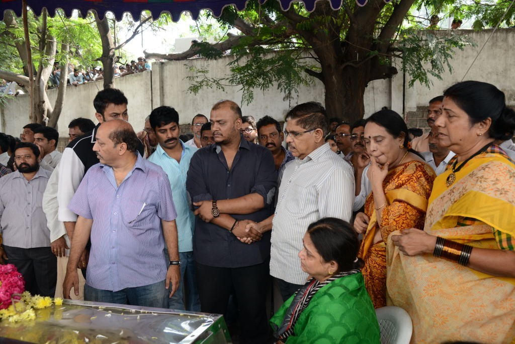 AVS Condolences Photos 02 - 187 / 214 photos