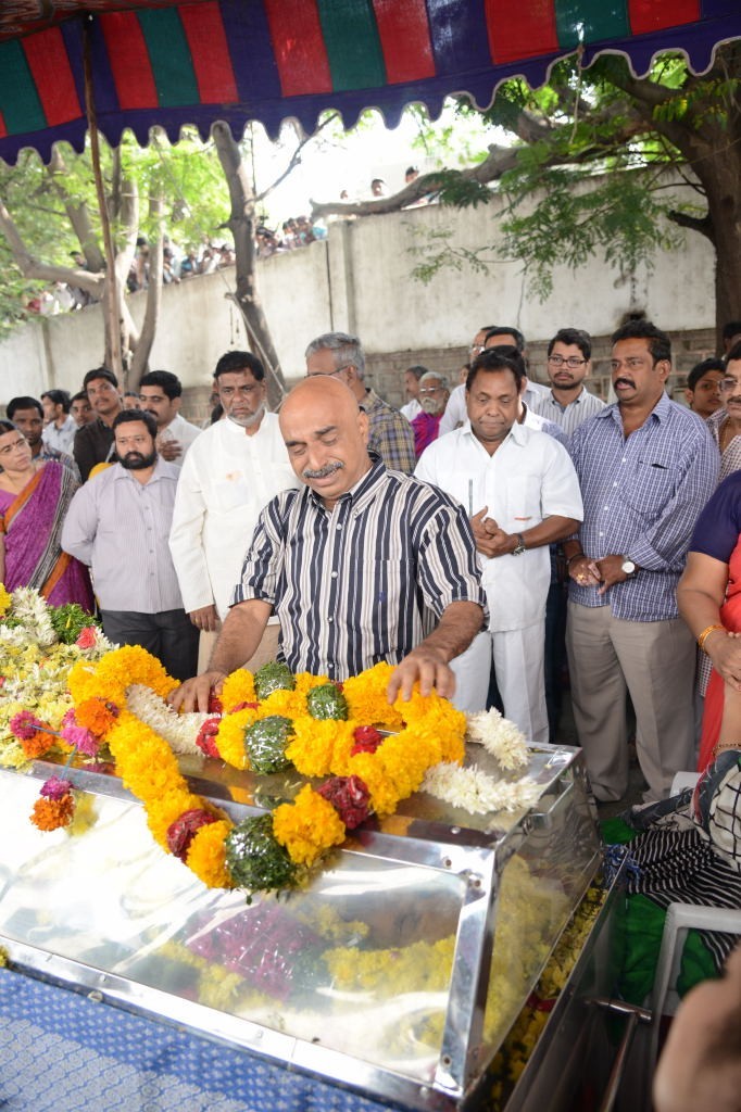 AVS Condolences Photos 02 - 189 / 214 photos