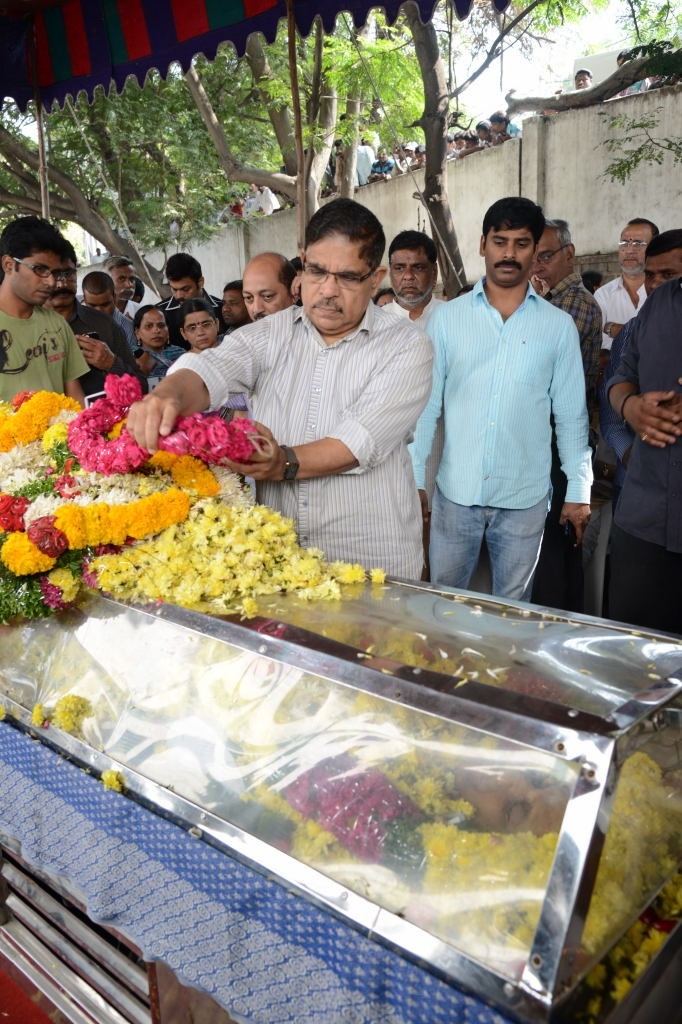 AVS Condolences Photos 02 - 194 / 214 photos