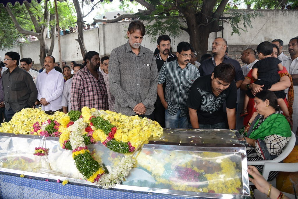 AVS Condolences Photos 02 - 195 / 214 photos