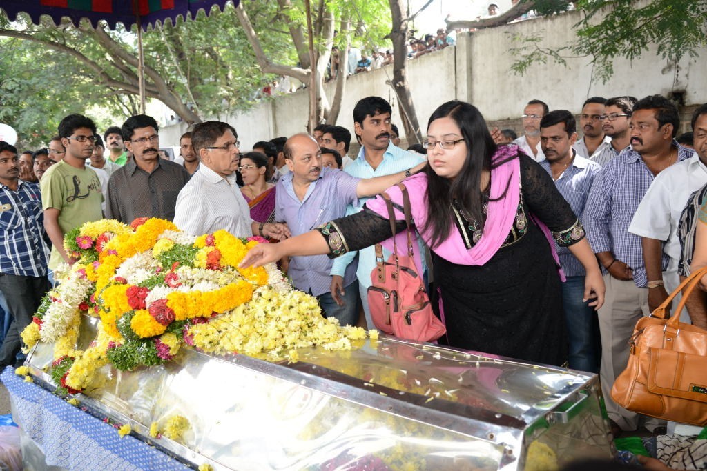 AVS Condolences Photos 02 - 196 / 214 photos