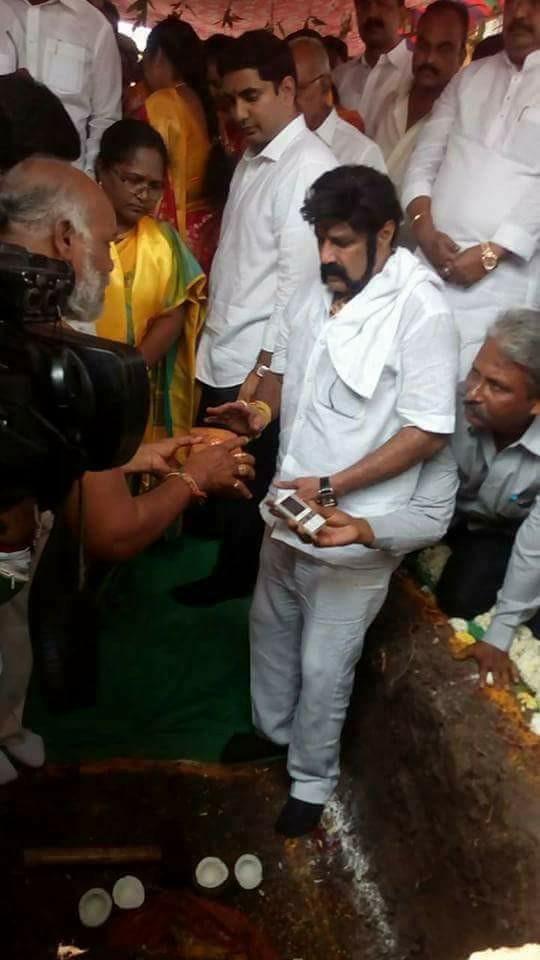 Balakrishna at Nimmakuru - 13 / 15 photos