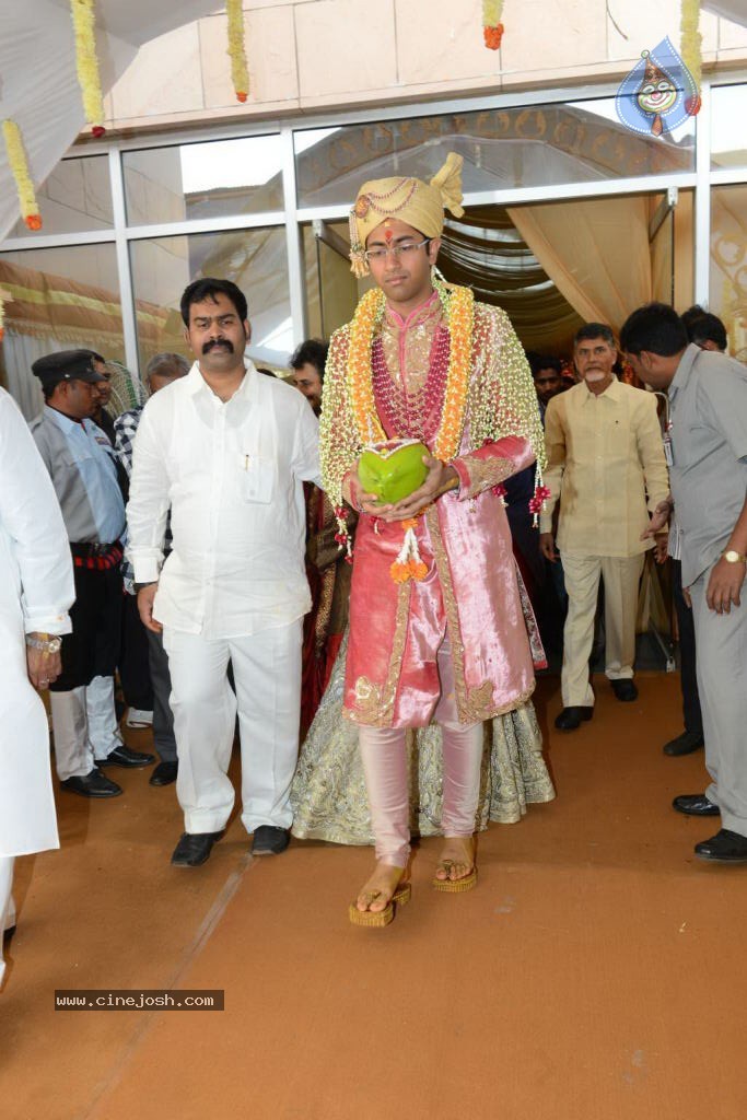 Chandra Babu Naidu at Tejaswini Wedding - 12 / 78 photos