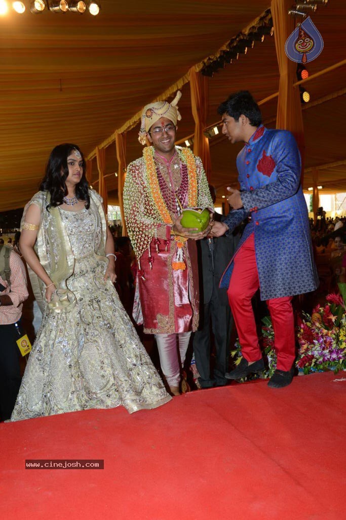 Chandra Babu Naidu at Tejaswini Wedding - 37 / 78 photos
