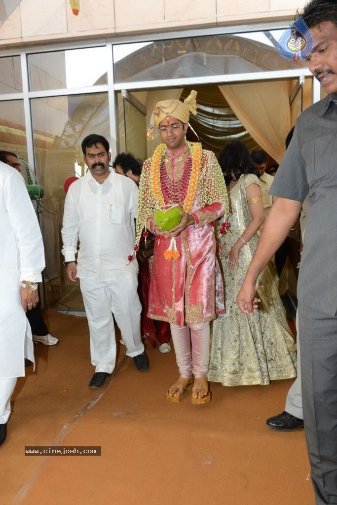 Chandra Babu Naidu at Tejaswini Wedding - 52 / 78 photos