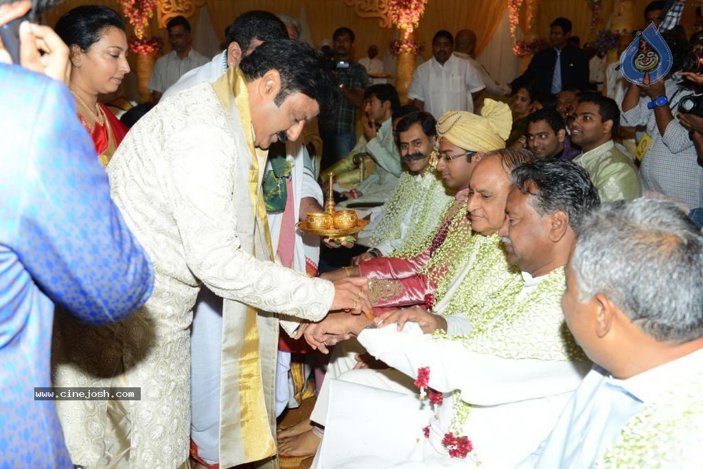 Chandra Babu Naidu at Tejaswini Wedding - 56 / 78 photos