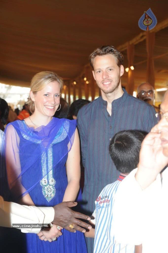 Politicians and Tollywood Stars at Balakrishna Daughter Wedding - 4 / 48 photos