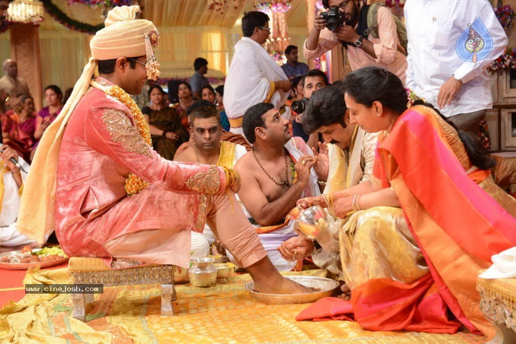 Balakrishna Daughter Tejaswini in Pallaki Photos - 7 / 172 photos