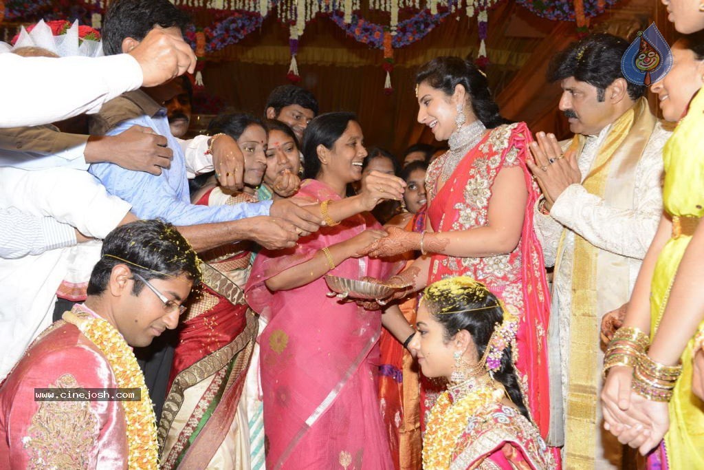 Balakrishna Daughter Tejaswini in Pallaki Photos - 115 / 172 photos