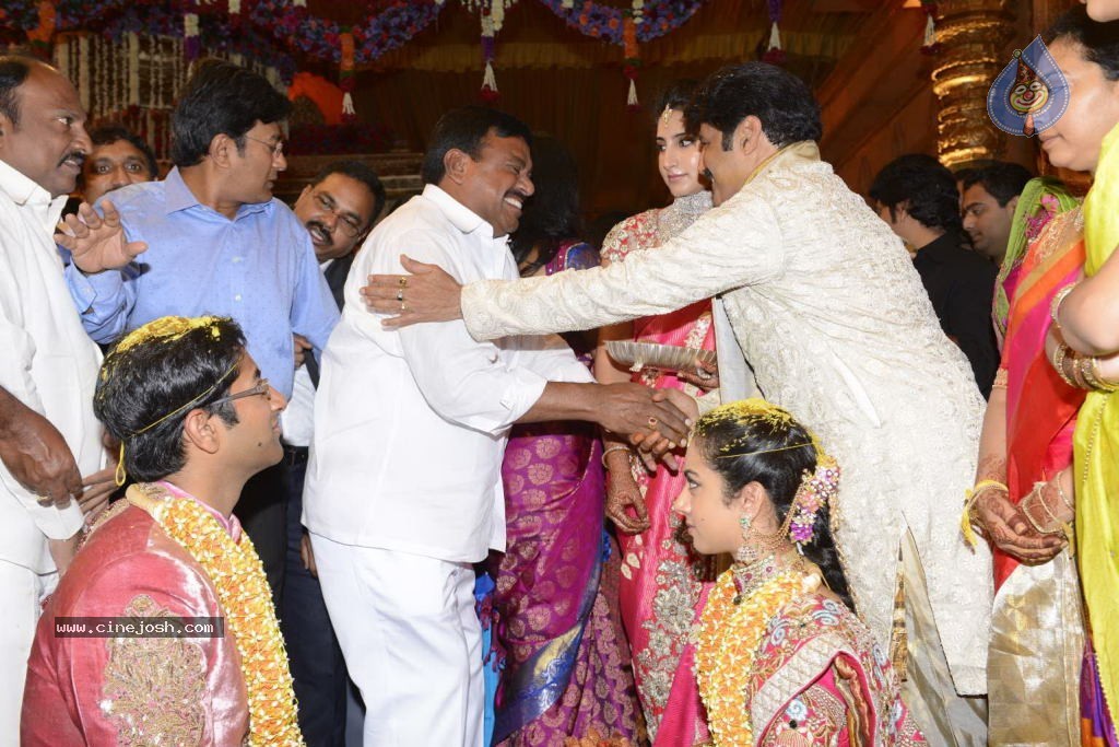 Balakrishna Daughter Tejaswini in Pallaki Photos - 118 / 172 photos