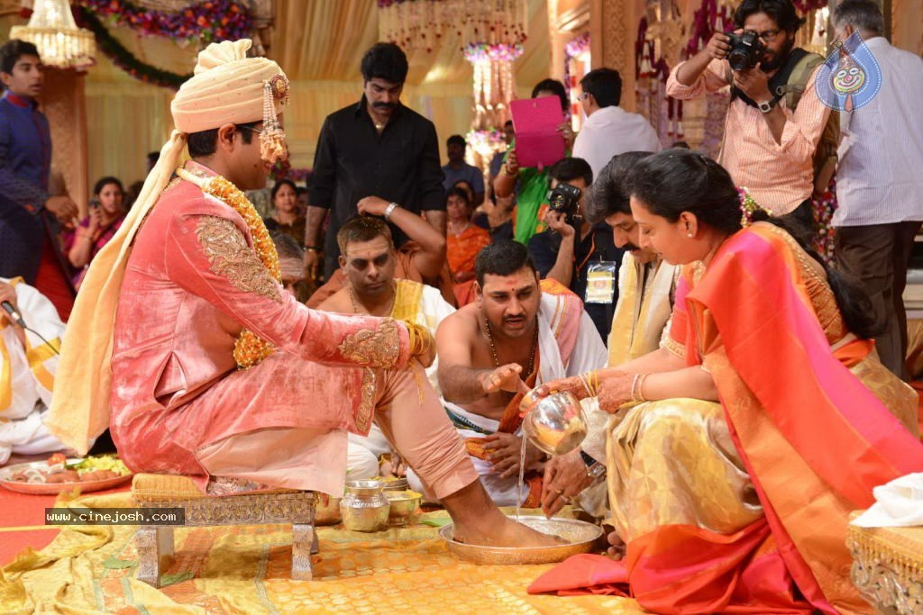 Balakrishna Daughter Tejaswini in Pallaki Photos - 121 / 172 photos