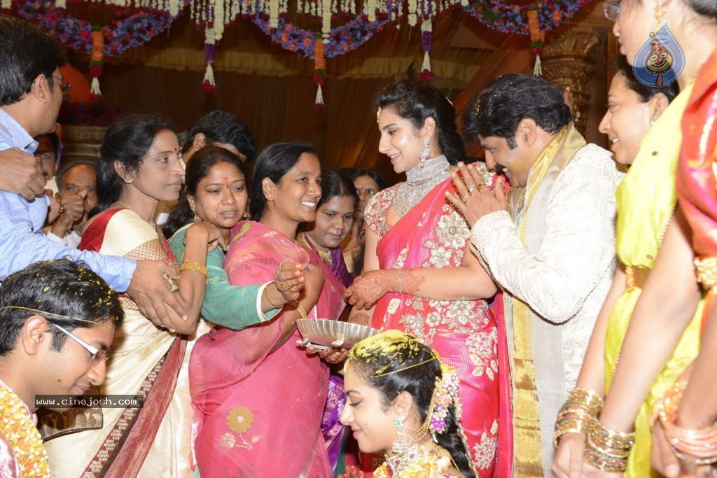 Balakrishna Daughter Tejaswini in Pallaki Photos - 152 / 172 photos