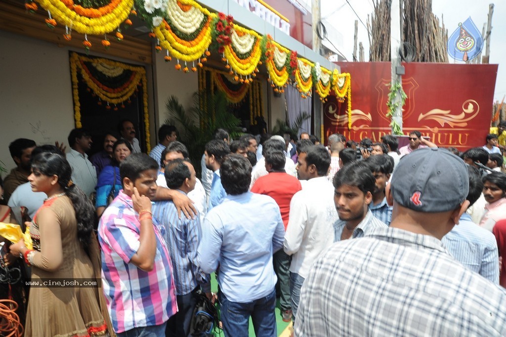 Balakrishna Launches Raju Gari Ruchulu - 227 / 304 photos