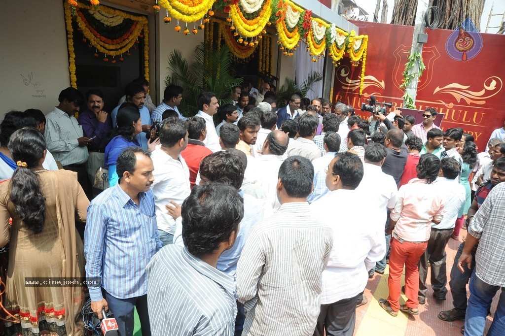 Balakrishna Launches Raju Gari Ruchulu - 252 / 304 photos