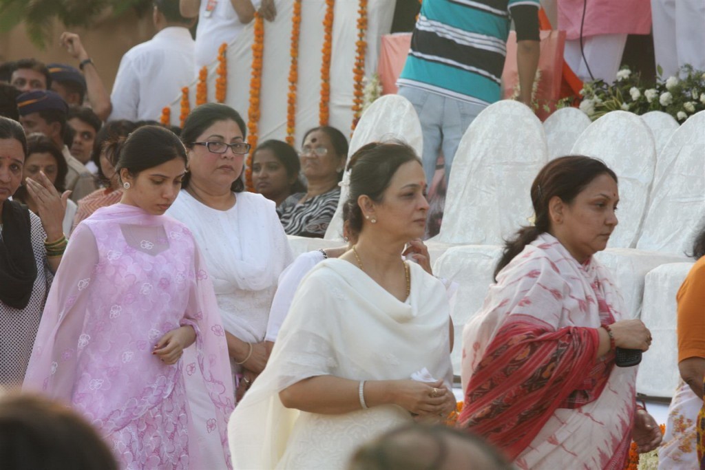 Balasaheb Thackeray Funeral Event - 2 / 95 photos