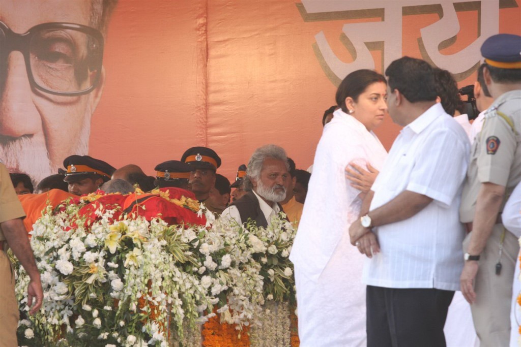 Balasaheb Thackeray Funeral Event - 4 / 95 photos