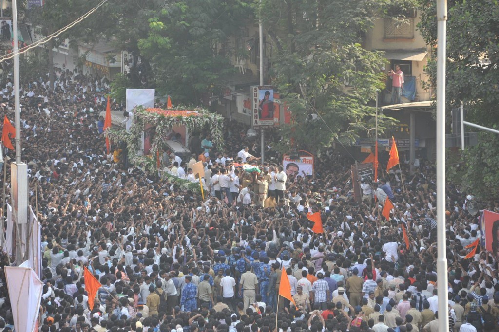 Balasaheb Thackeray Funeral Event - 15 / 95 photos