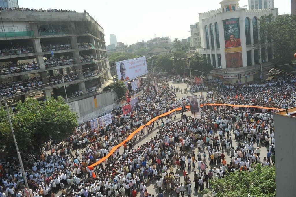 Balasaheb Thackeray Funeral Event - 17 / 95 photos