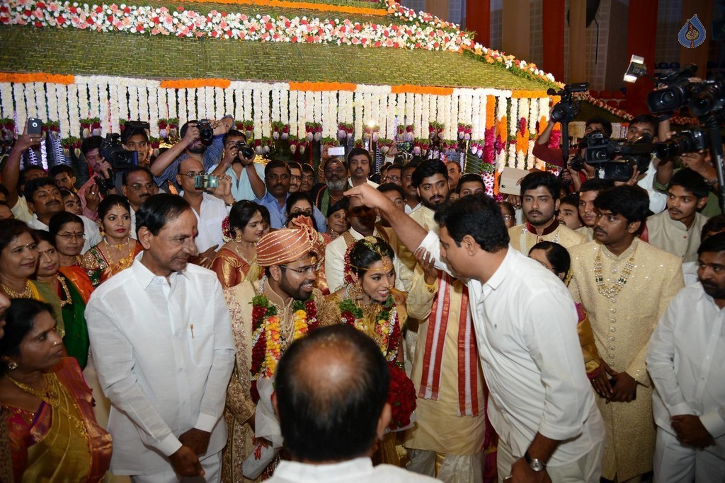 Bandaru Dattatreya Daughter Marriage Photos - 91 / 128 photos