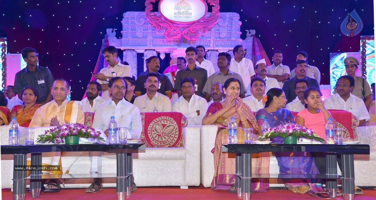 Bathukamma Festival at Tankbund - 12 / 36 photos