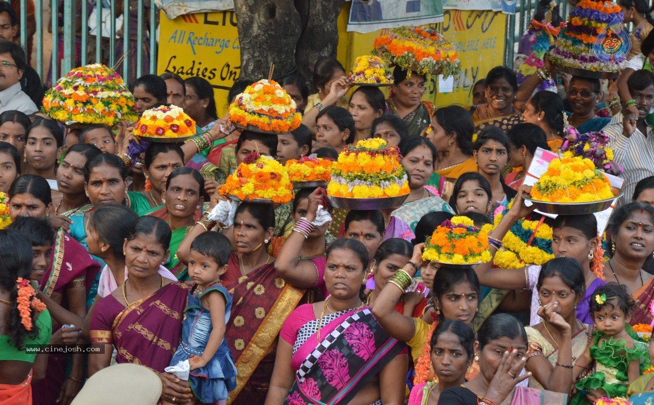 Bathukamma Festival at Tankbund - 17 / 36 photos