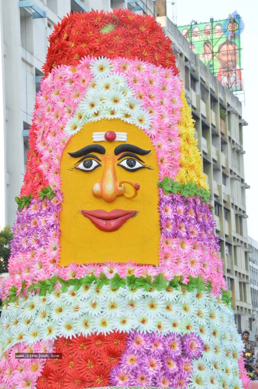 Bathukamma Festival at Tankbund - 27 / 36 photos