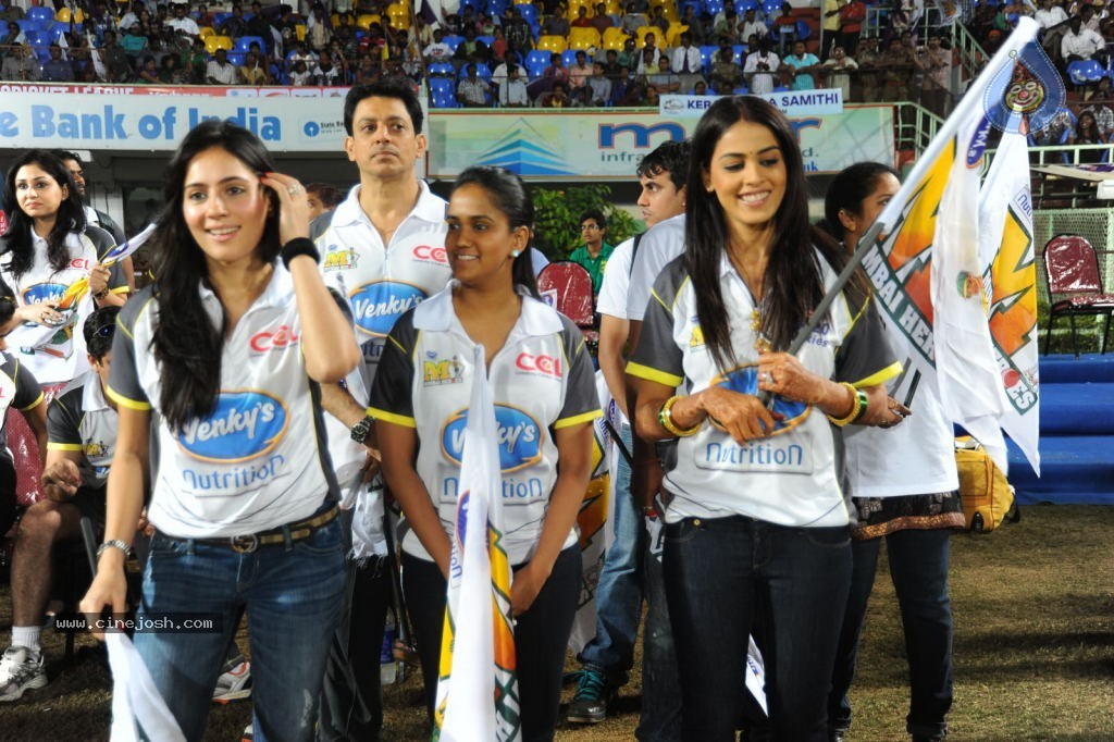 Bengal Tigers Vs Mumbai Heroes Match Photos - 14 / 55 photos