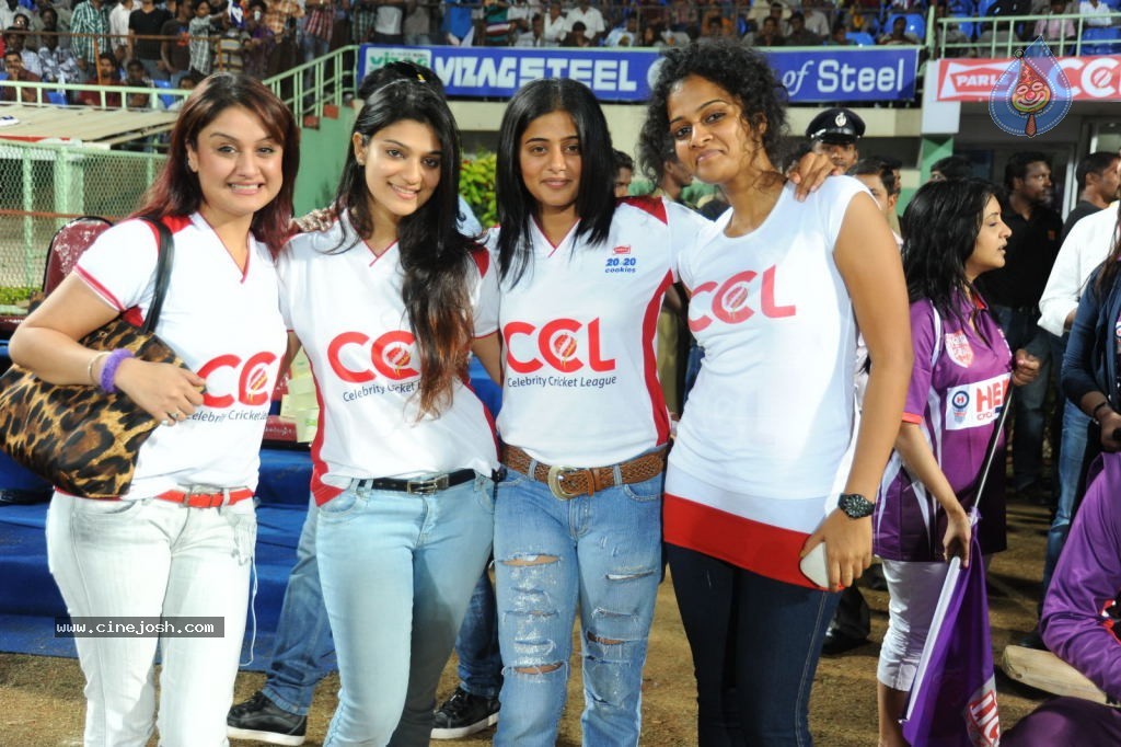 Bengal Tigers Vs Mumbai Heroes Match Photos - 18 / 55 photos